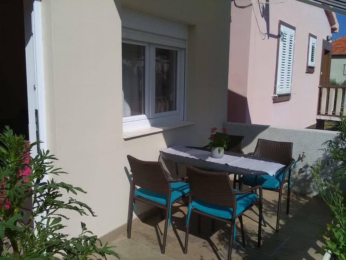 Villa Podvrsina1A Rosa Preko Exterior foto